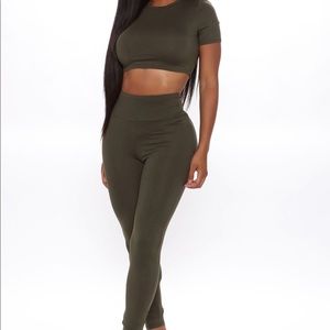 Fashion nova legging set